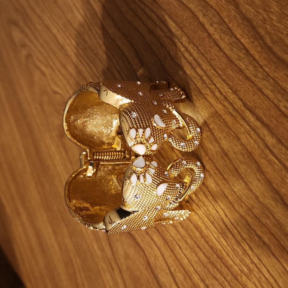 Lilly Pulitzer Gold Metalli GWP Cuff Elephant Bracelet